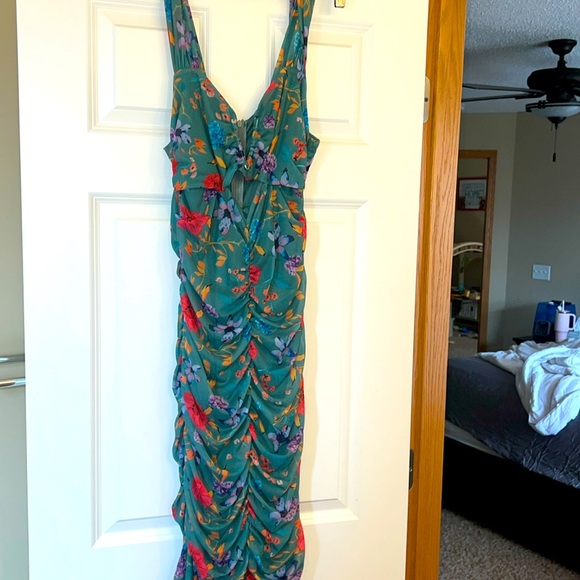 Dress - Picture 1 of 4